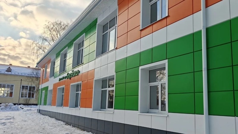 После смены подрядчика в Пичаевском округе открыли отремонтированный детский сад «Берёзка»