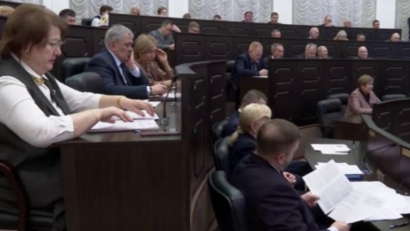 За ветеранами СВО закрепили квоты рабочих мест: какие еще изменения приняли депутаты на заседании в областной Думе?