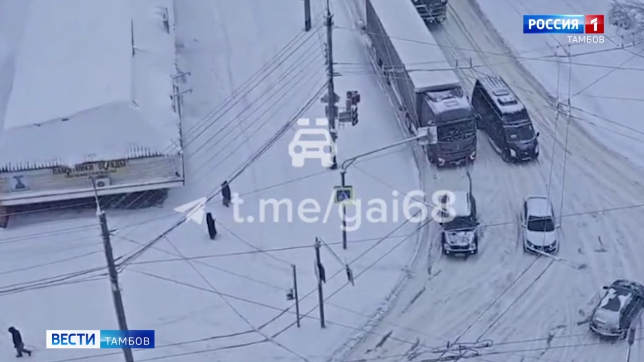 Тамбов в снежном плену: как сотрудники ГАИ справлялись с дорожным коллапсом