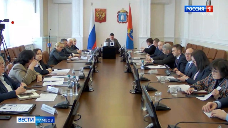 Евгений Первышов поручил не снижать темпы уборки снега