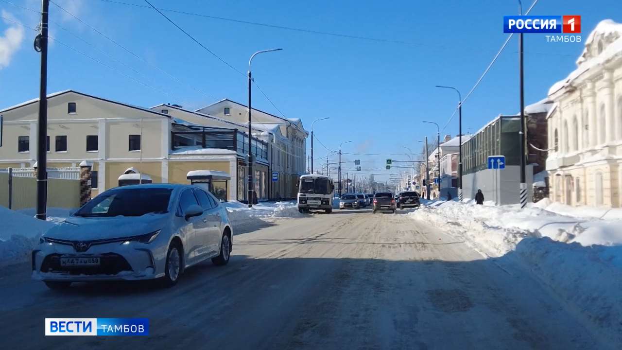 Молодежь Тамбова помогает разгребать последствия снегопада Молодежь Тамбова помогает разгребать последствия снегопада