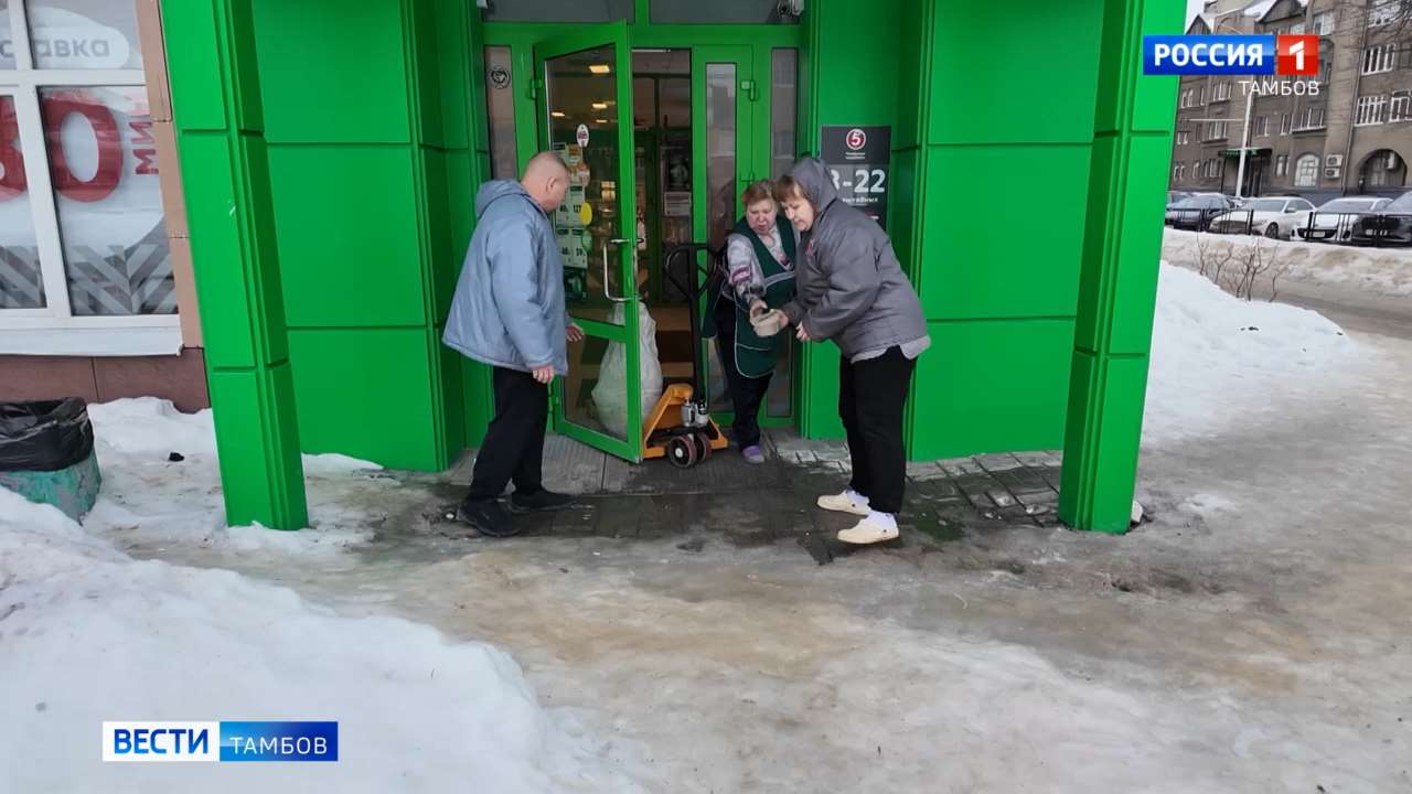 Контролёры из администрации Тамбова проверили состояние входных групп магазинов