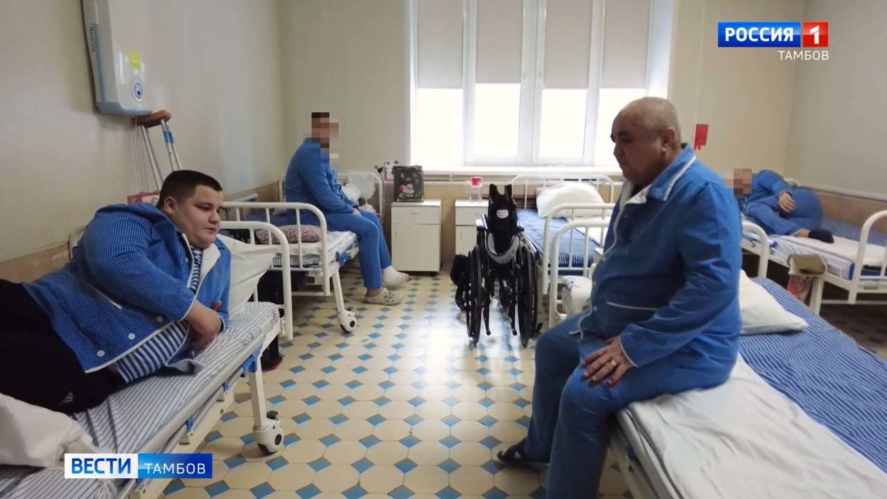 Евгений Первышов навестил бойцов в военном госпитале