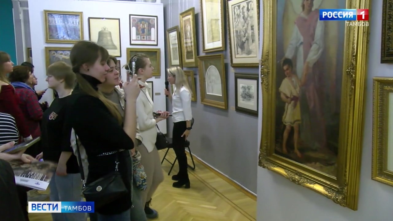 В картинной галерее открыли выставку «Невидимые нити»