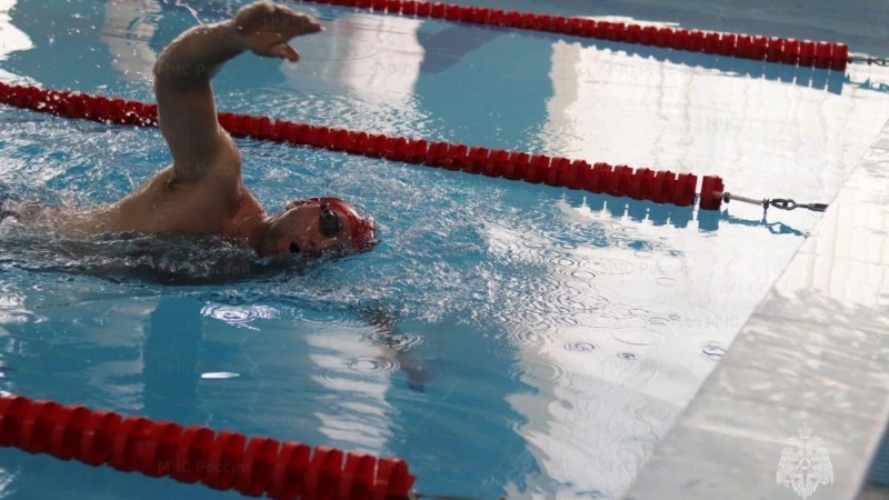 В Тамбовской области выявили сильнейших пловцов среди сотрудников МЧС