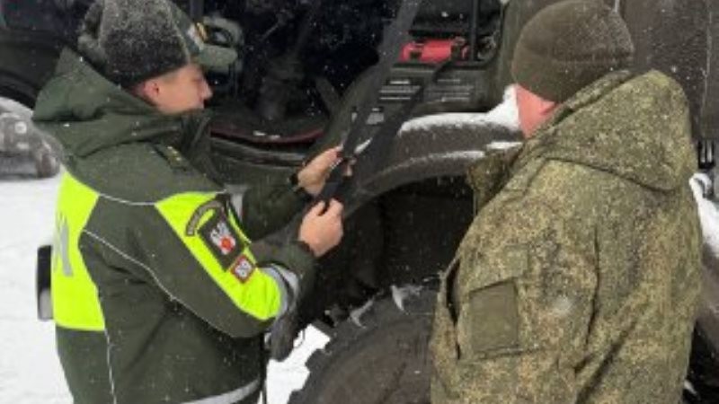 Военные автоинспекторы провели акцию «Ремень безопасности»