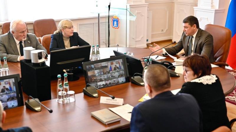 Более 1000 единиц техники задействовали в регионе для уборки месячной нормы снега