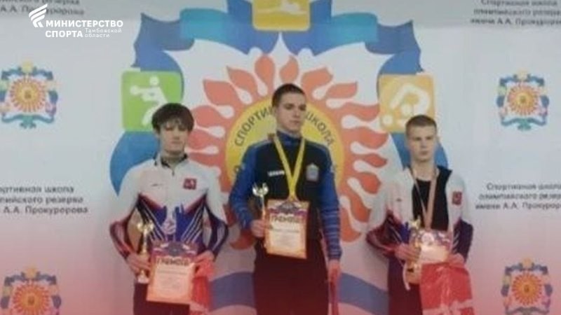 Тамбовский конькобежец Александр Бударин завоевал две медали на этапе первенства ЦФО