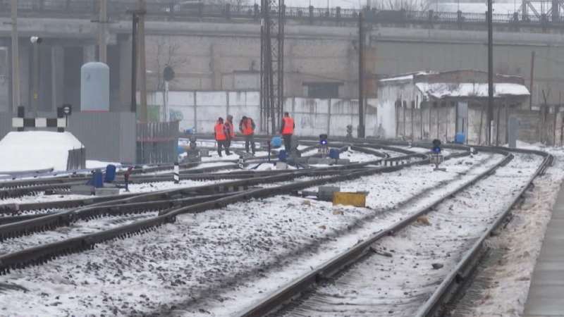 На станции Жердевка пять вагонов сошли с путей и столкнулись с грузовиком