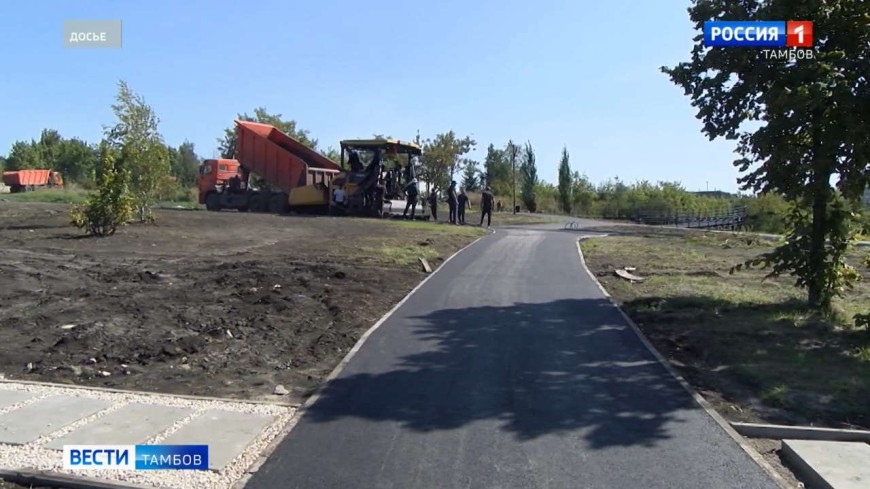 Евгений Первышов поздравил работников сферы бытового обслуживания и ЖКХ