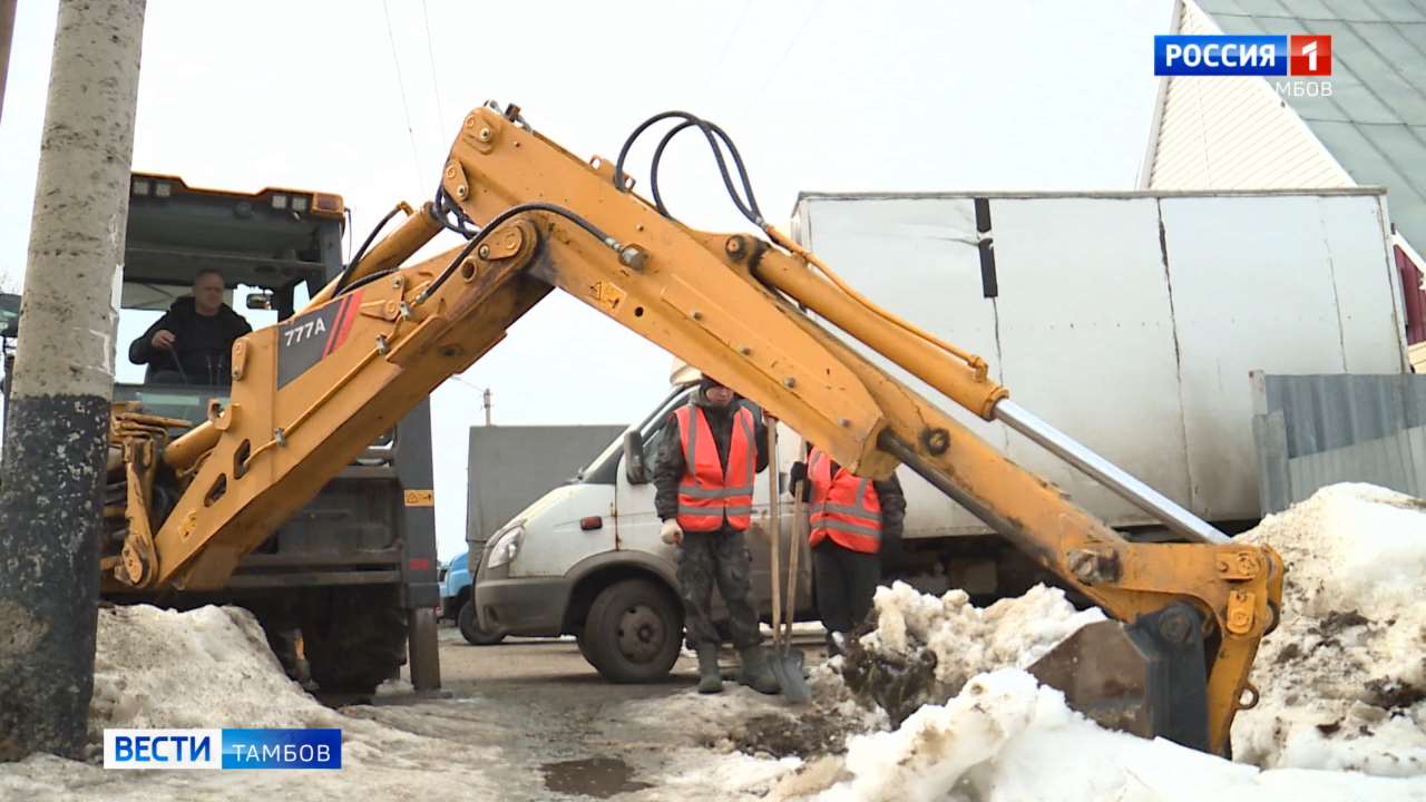 В Тамбове активно расчищают водоотводные канавы для пропуска талых вод