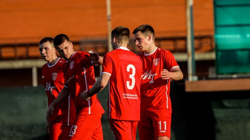 Тамбовский «Спартак» подписал 13 новых футболистов