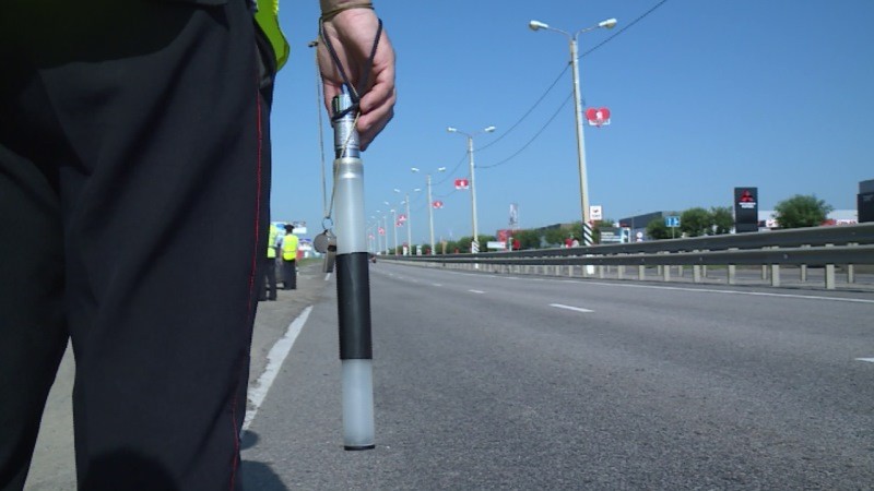 Тамбовские автоинспекторы остановили женщину с поддельным водительским удостоверением