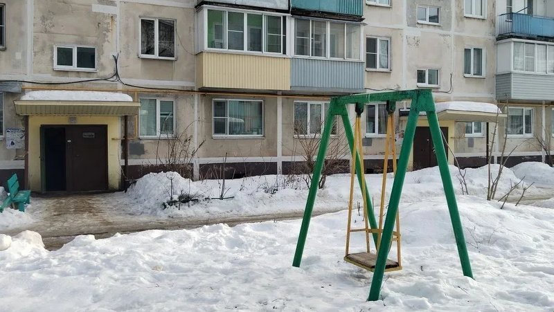 Во дворах многоэтажек Тамбова начали ремонтировать игровые и спортивные комплексы
