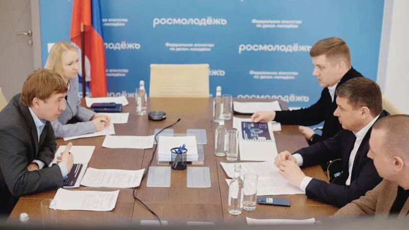 Глава Росмолодёжи и Евгений Первышов обсудили развитие молодёжной политики в Тамбовской области