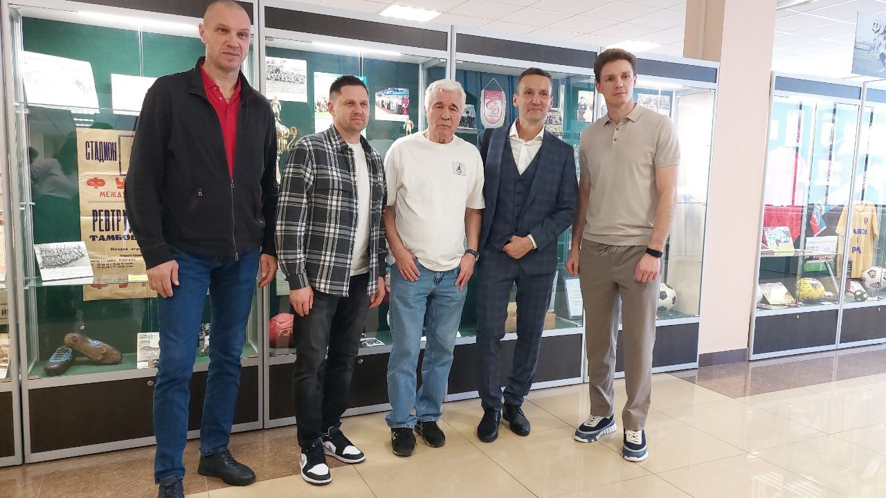 Именитые спортсмены и хоккеист приехали на детский турнир в Тамбове