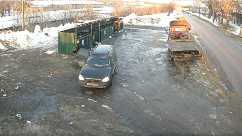 Тамбовчанам пригрозили штрафами за незаконное складирование шин на мусорных площадках