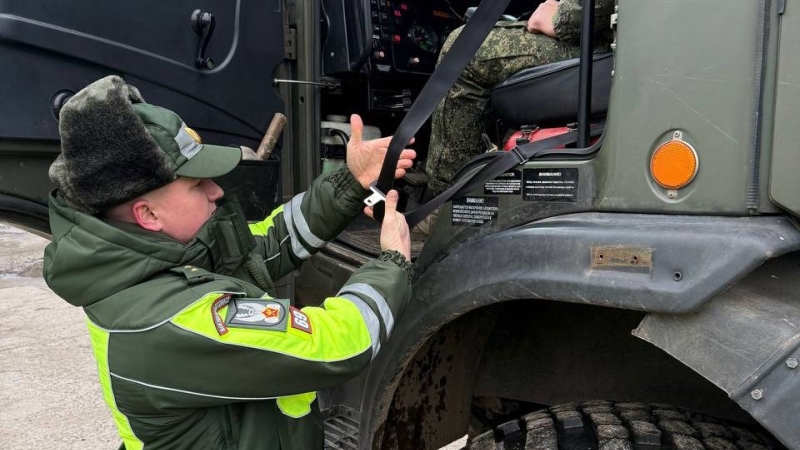 Военные автоинспекторы провели акцию «Ремень безопасности» Военные автоинспекторы провели акцию «Ремень безопасности»