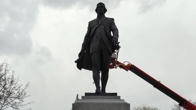 В Тамбове установили 8,5-метровый памятник Гавриилу Державину