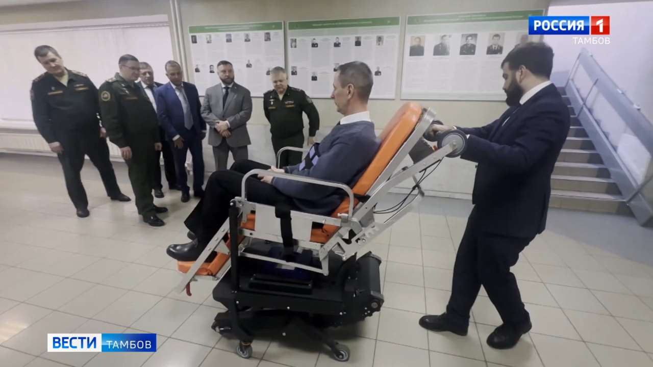 Евгений Первышов побывал в военном госпитале Тамбова и передал уникальное медоборудование