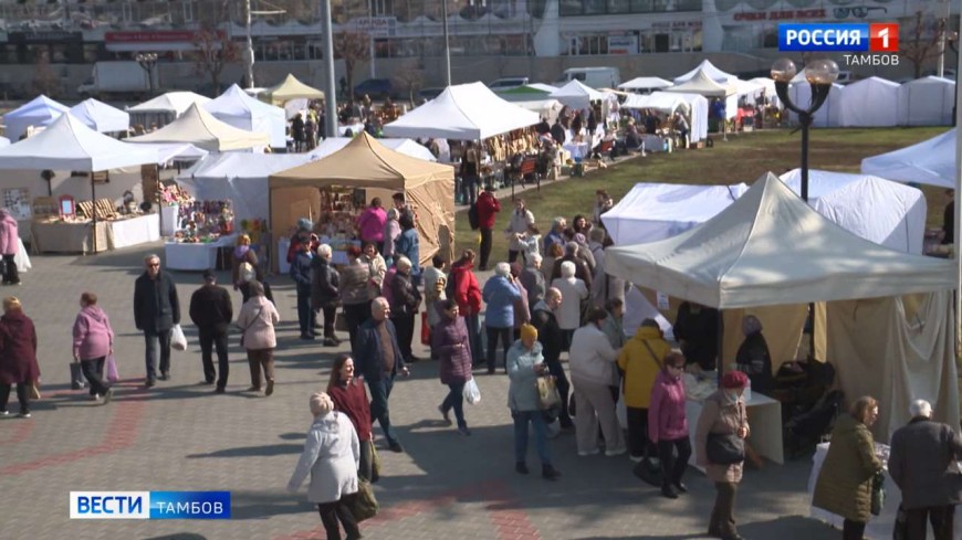 Тамбовчане закупили фермерские продукты на большой весенней ярмарке у «Кристалла»