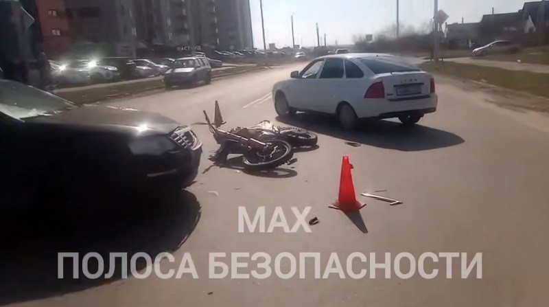 На севере Тамбова школьники на питбайке попали в ДТП: один из пострадавших в реанимации