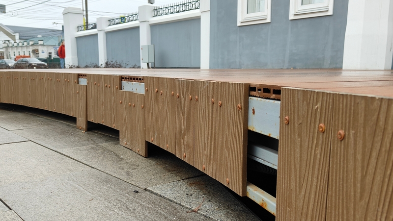 В новом сквере Тамбова подрядчик устранит возникшие после зимы недочеты