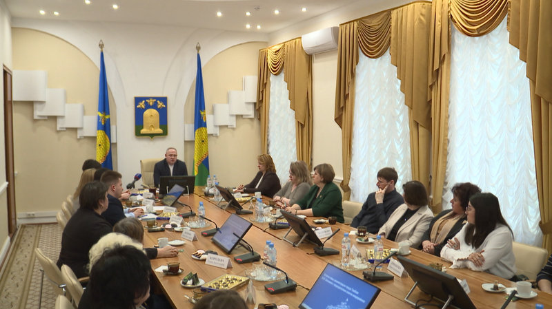 Диалог с городом: Максим Косенков обсудил насущные проблемы с председателями советов микрорайонов