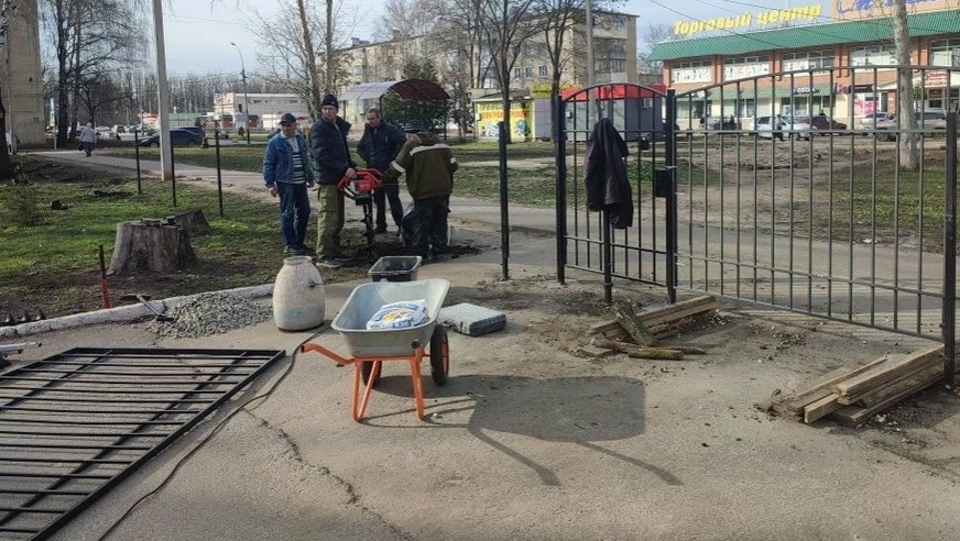 В Тамбове благоустраивают территорию у Цнинской школы №1