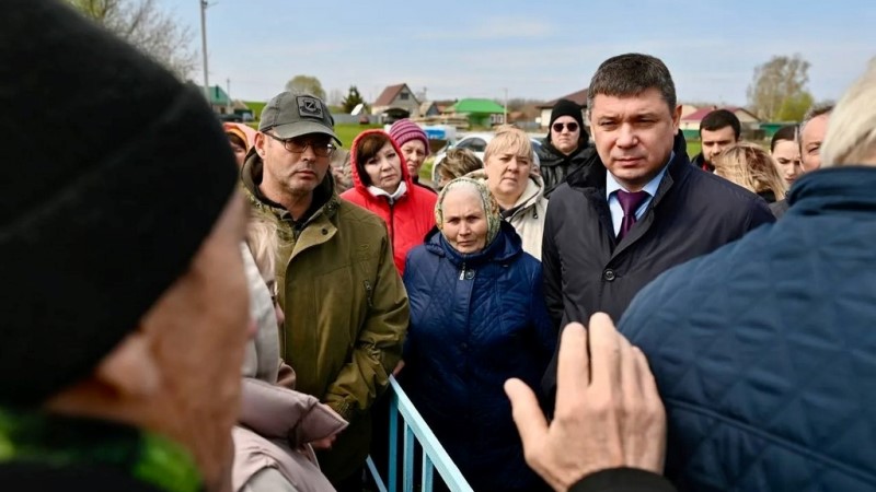 Жители Лужков добились встречи с губернатором: дорогу отремонтируют, а маршрут № 143Л восстановят