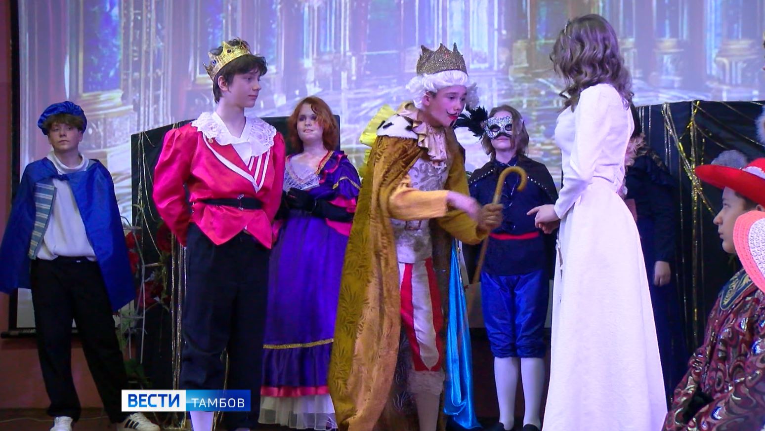 Театральная студия «Подмостки» принимает поздравления с 30-летием