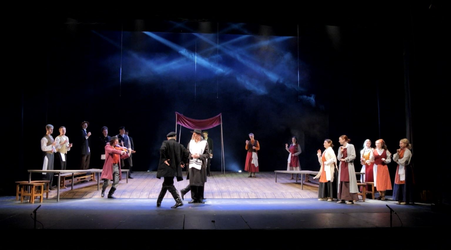 На сцене тамбовского драмтеатра впервые поставили «Поминальную молитву»