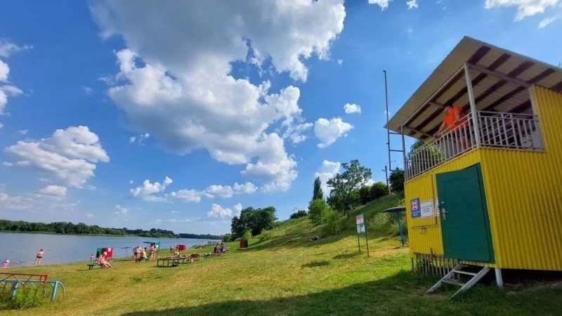 В Тамбове матрос-спасатель вытащил из воды тонущую девушку