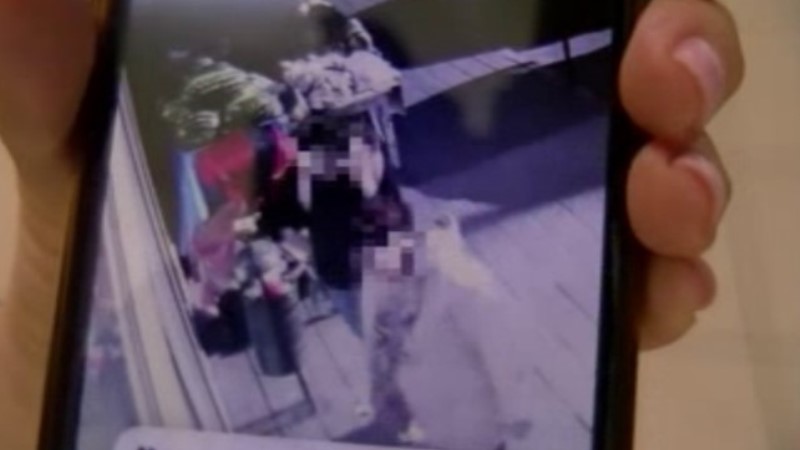 Маму и бабушку оставленного на улице без присмотра ребенка пригласили в полицию для дачи показаний